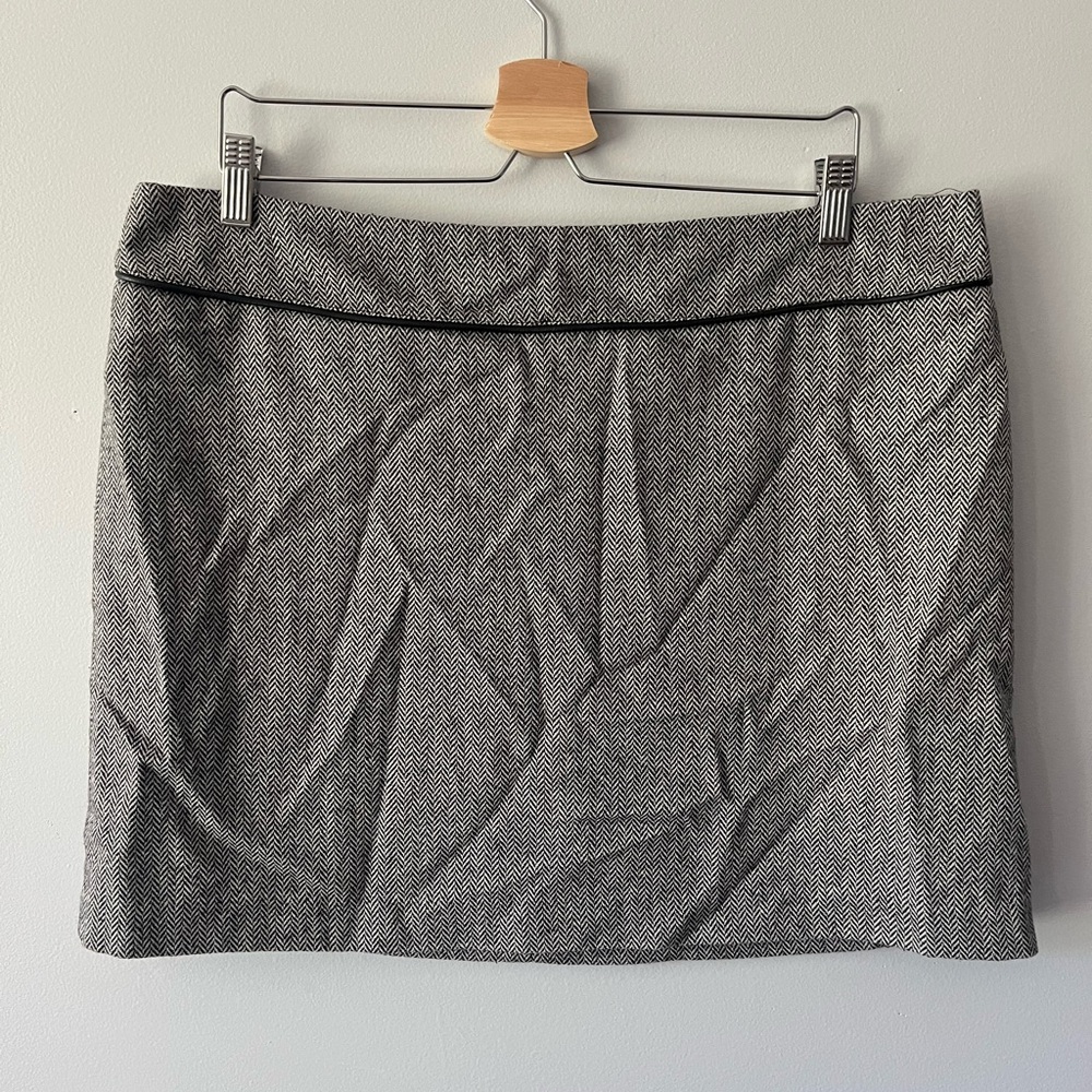 Grey and black chevron tweed mini skirt from Old Navy.